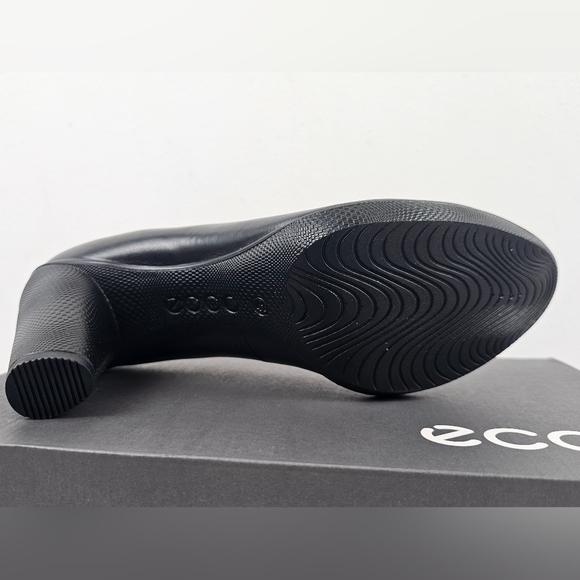 NIB ECCO Sculptured 75 Heel Black Slip-On Leather Almond Toe Pump US 10/10.5 - Picture 4 of 11